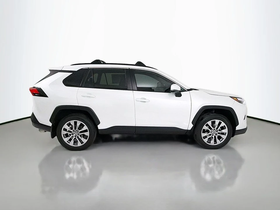 2024 Toyota RAV4 5th Gen - Image 8 of 12