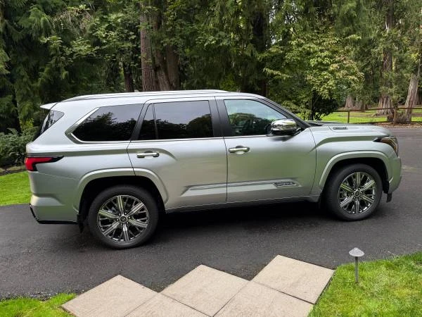 2024 Toyota Sequoia 3rd Gen - Image 8 of 8