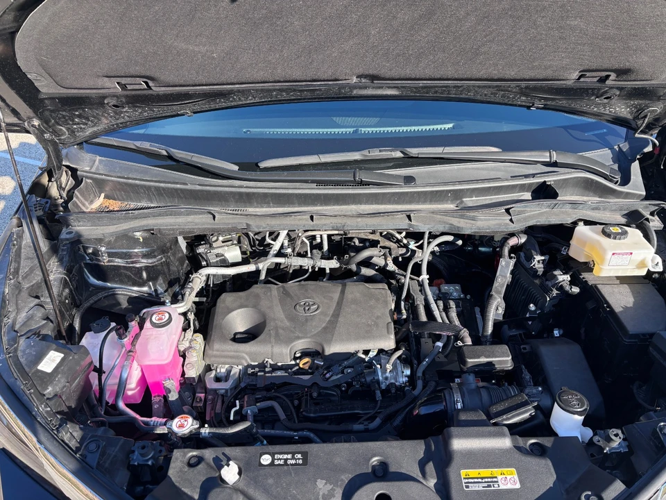 2024 Toyota Sienna 4th Gen - Image 21 of 21