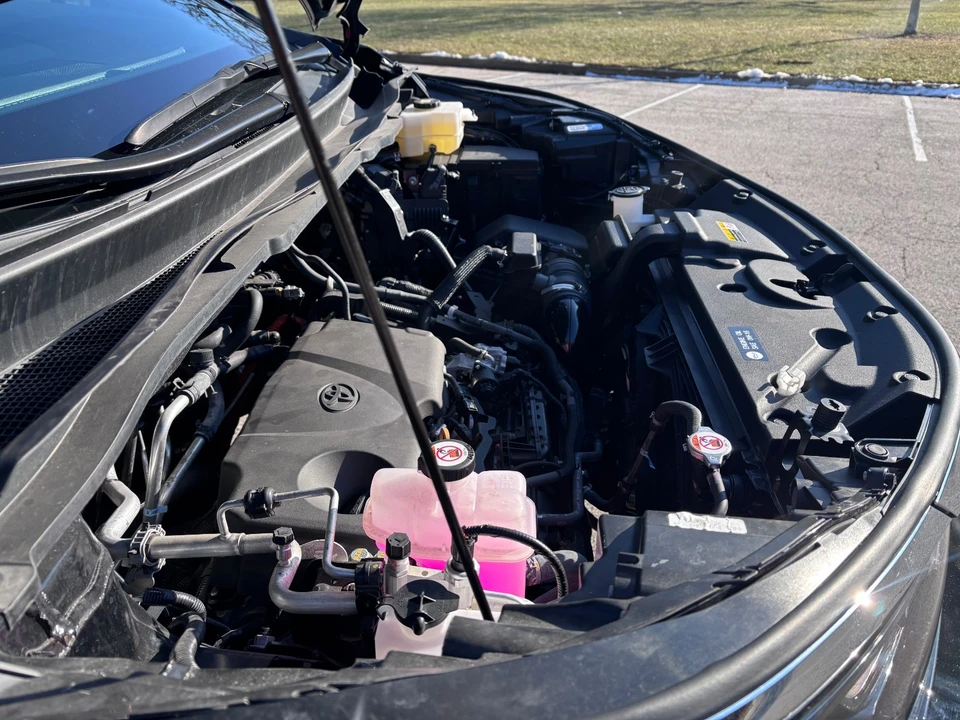 2024 Toyota Sienna 4th Gen - Image 3 of 21