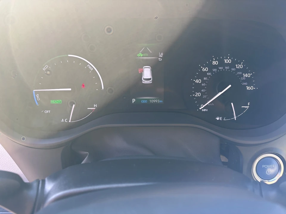 2024 Toyota Sienna 4th Gen - Image 17 of 21