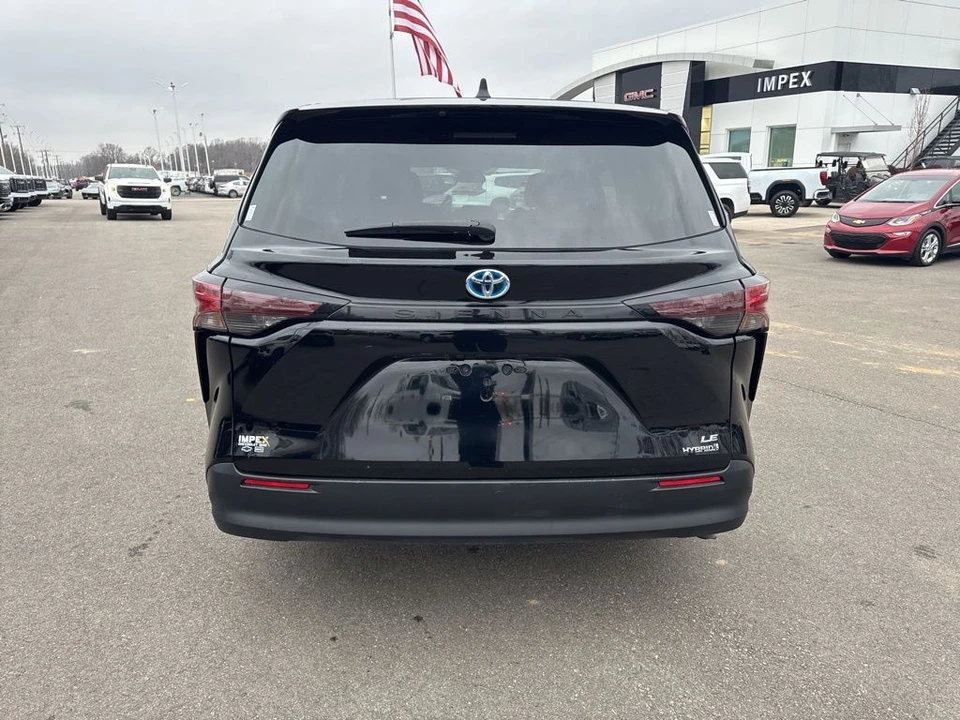 2024 Toyota Sienna 4th Gen - Image 4 of 12