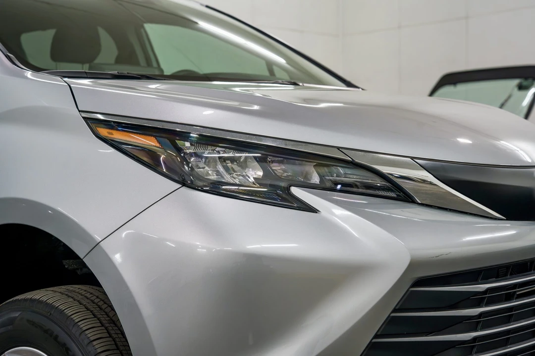 2024 Toyota Sienna 4th Gen - Image 16 of 31