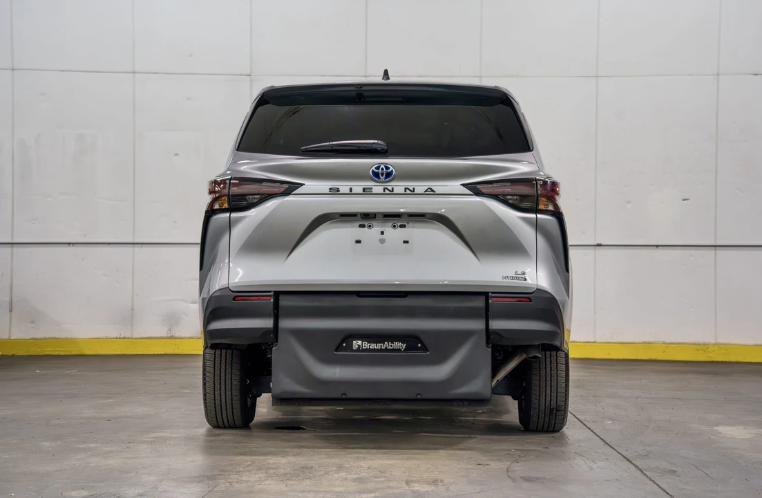 2024 Toyota Sienna 4th Gen - Image 6 of 31