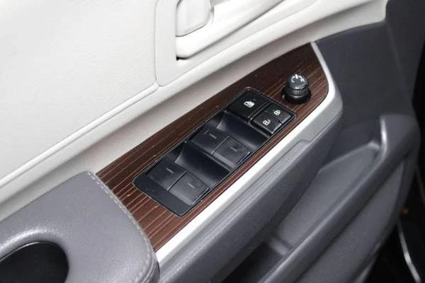 2024 Toyota Sienna 4th Gen - Image 9 of 21
