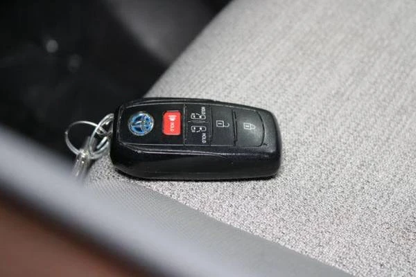 2024 Toyota Sienna 4th Gen - Image 13 of 21