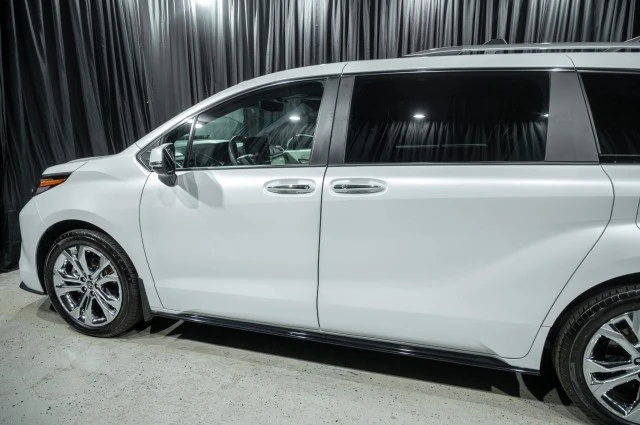 2024 Toyota Sienna 4th Gen - Image 5 of 12