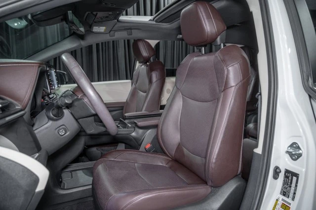 2024 Toyota Sienna 4th Gen - Image 11 of 12