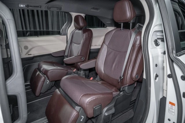 2024 Toyota Sienna 4th Gen - Image 12 of 12