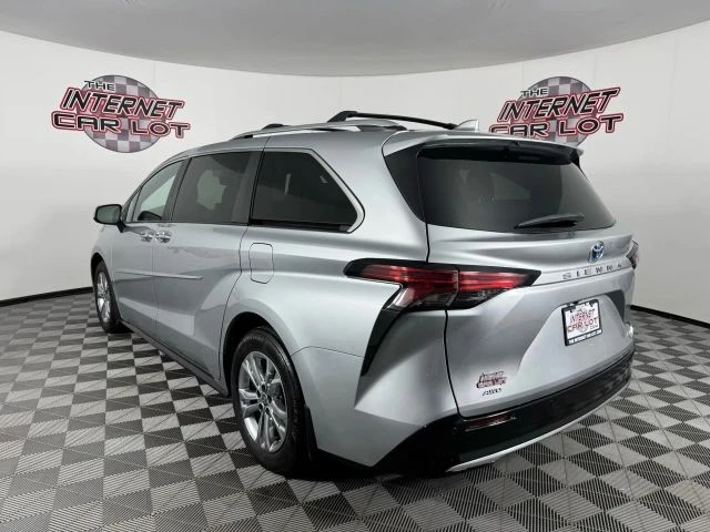 2024 Toyota Sienna 4th Gen - Image 5 of 21