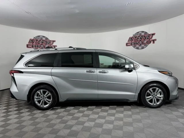 2024 Toyota Sienna 4th Gen - Image 8 of 12
