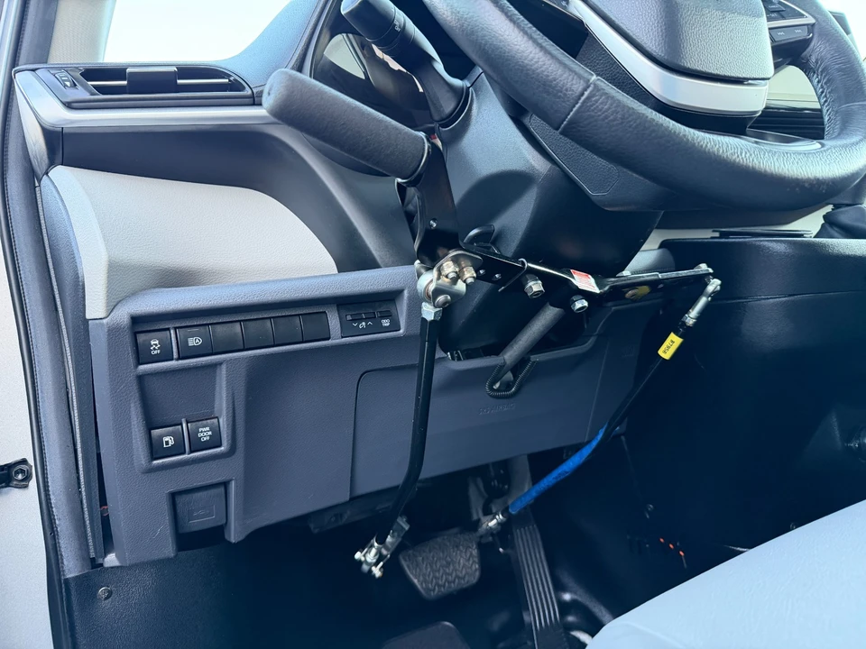 2024 Toyota Sienna 4th Gen - Image 21 of 21