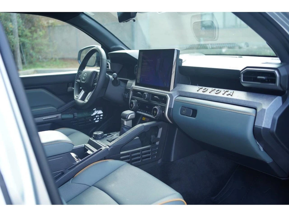 2024 Toyota Tacoma 4th Gen - Image 15 of 31