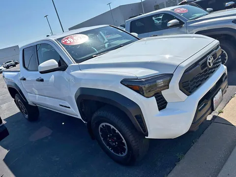 2024 Toyota Tacoma Double Cab TRD Off-Road Pickup 4D 5 ft