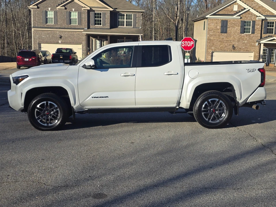 2024 Toyota Tacoma 4th Gen - Image 9 of 31