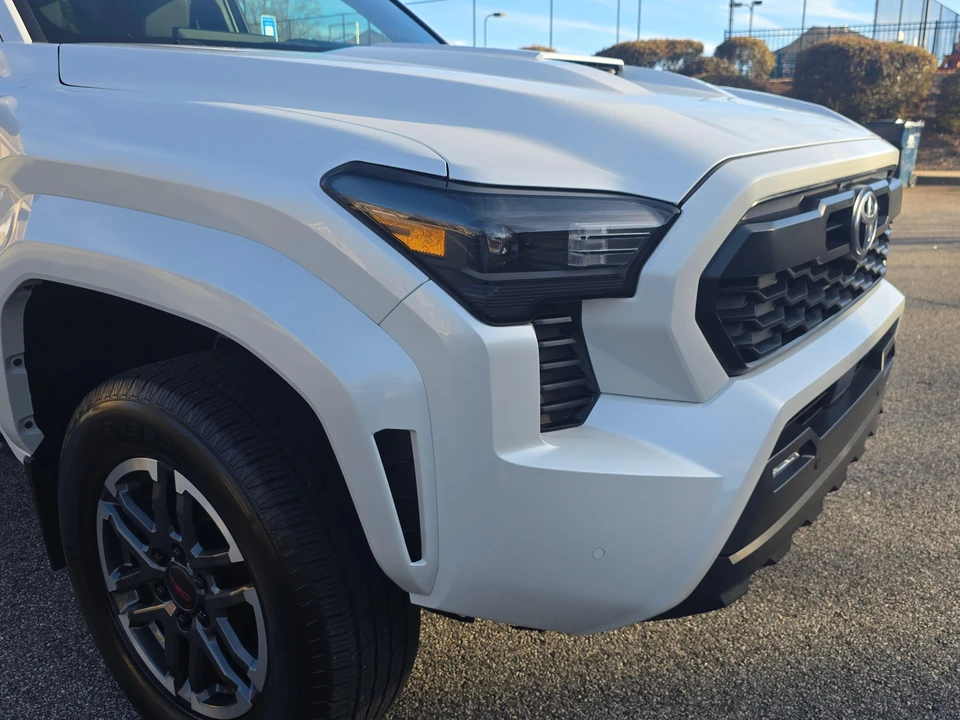 2024 Toyota Tacoma 4th Gen - Image 21 of 31