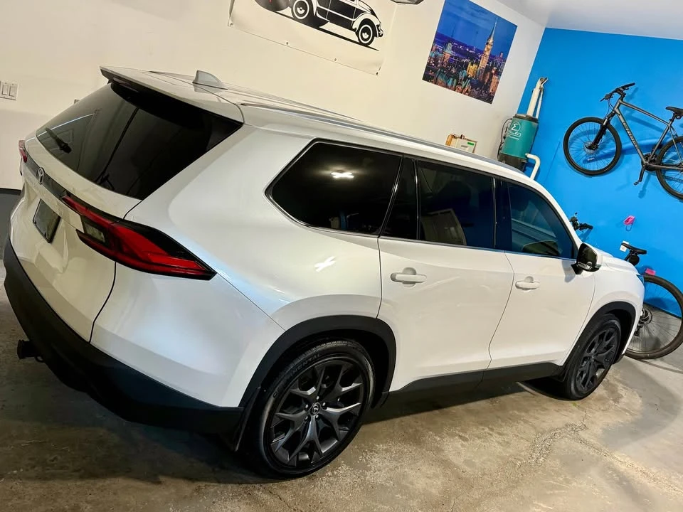 2024 Toyota Highlander - Image 2 of 6