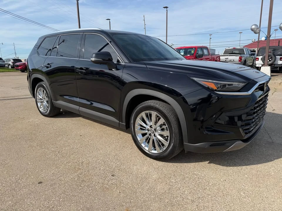 2024 Toyota Highlander - Image 3 of 10