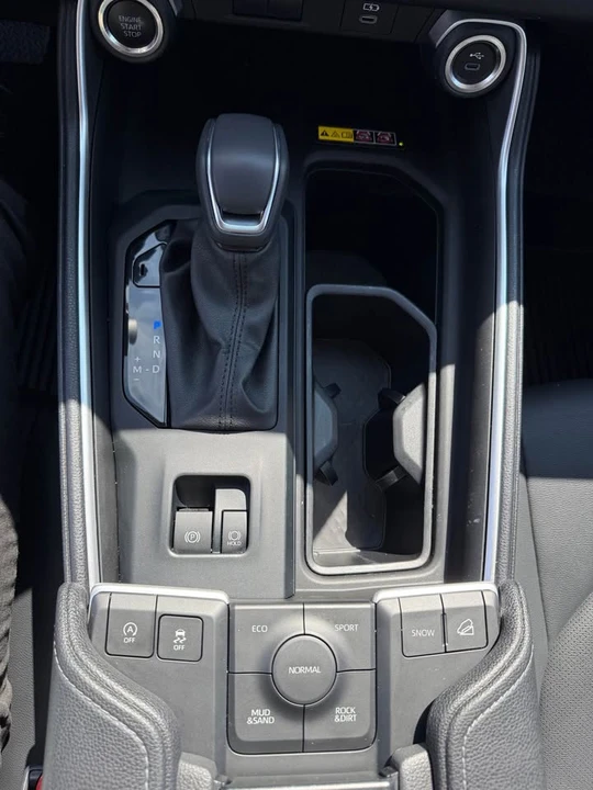 2024 Toyota Highlander - Image 14 of 16