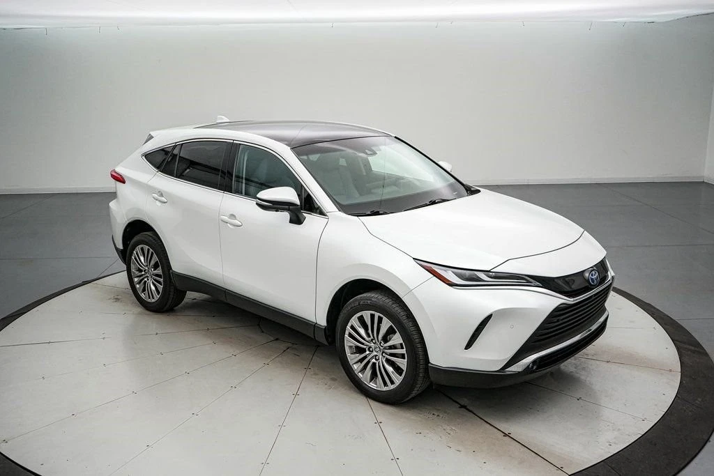 2024 Toyota Venza - Image 2 of 21