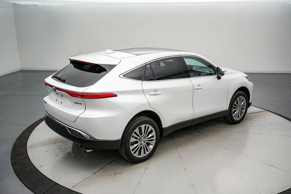 2024 Toyota Venza - Image 5 of 21