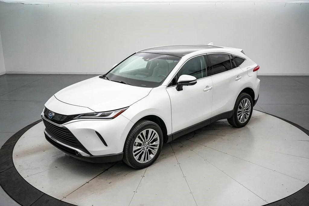 2024 Toyota Venza - Image 9 of 21