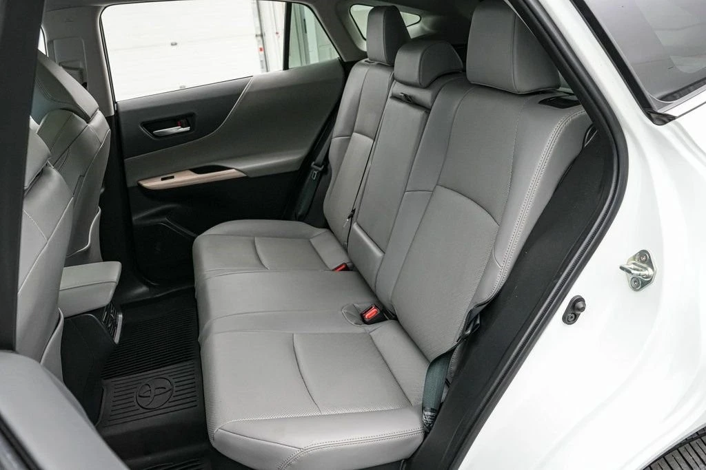 2024 Toyota Venza - Image 19 of 21