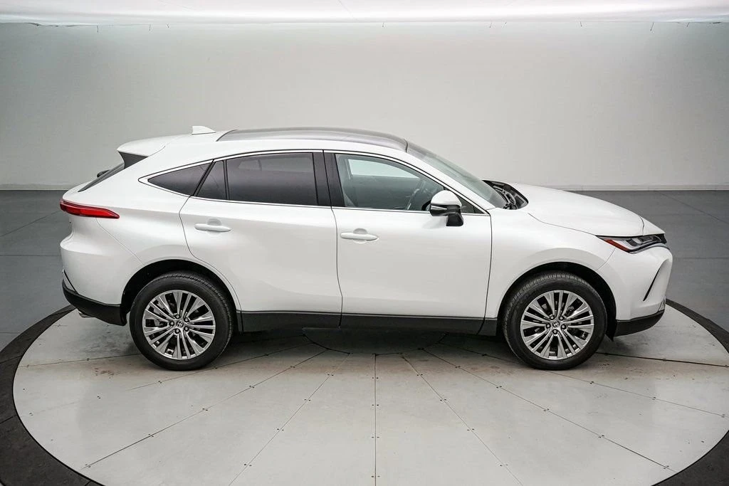 2024 Toyota Venza - Image 4 of 21