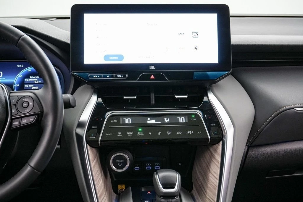 2024 Toyota Venza - Image 16 of 21