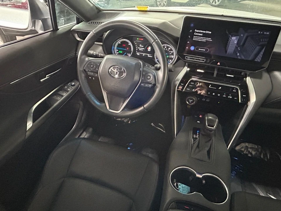 2024 Toyota Venza - Image 9 of 12