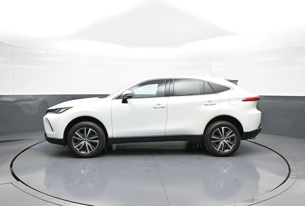 2024 Toyota Venza - Image 9 of 12