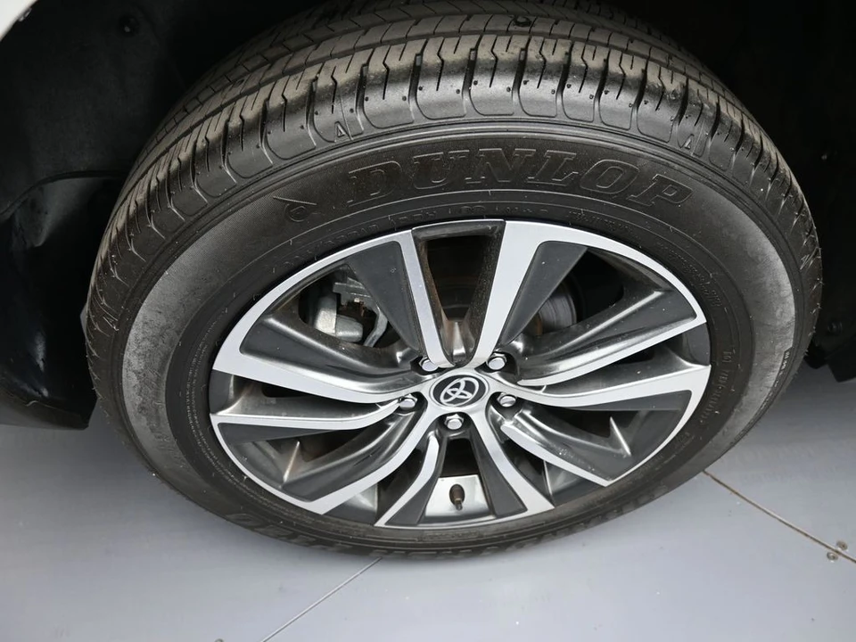 2024 Toyota Venza - Image 12 of 12