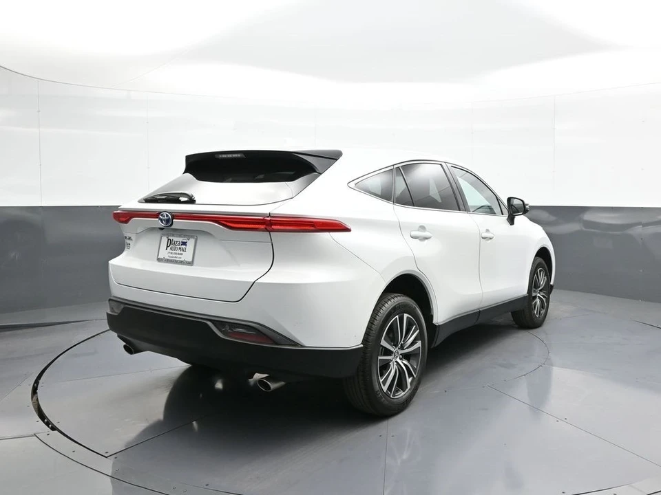 2024 Toyota Venza - Image 6 of 12