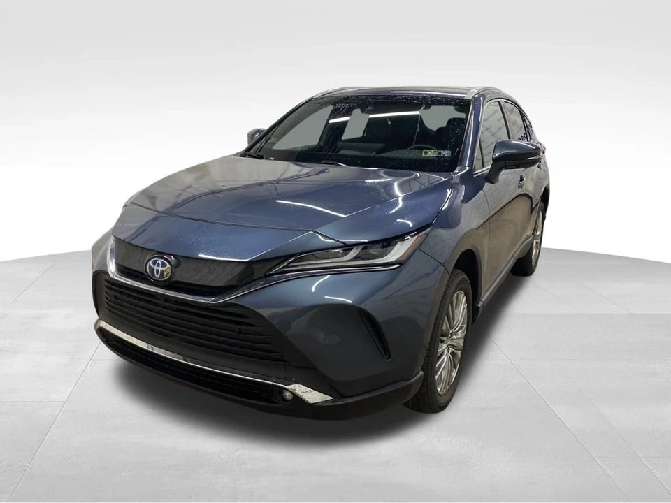 2024 Toyota Venza - Image 2 of 12