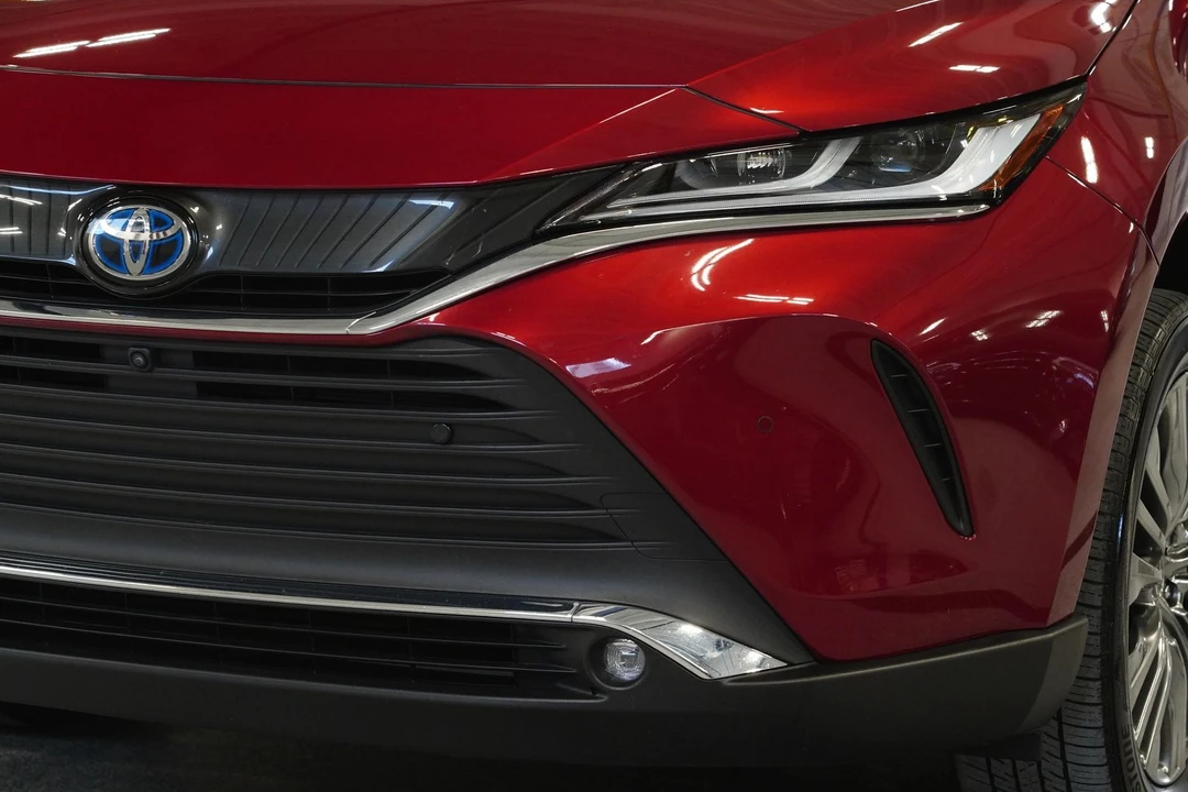 2024 Toyota Venza - Image 6 of 12