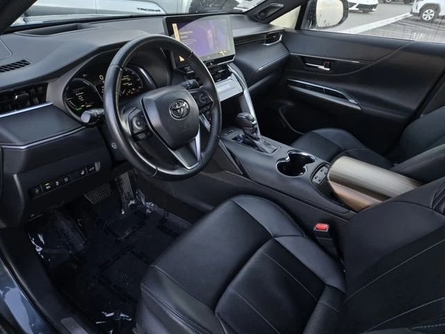 2024 Toyota Venza - Image 8 of 12