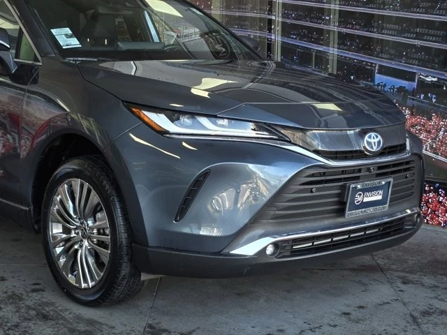 2024 Toyota Venza - Image 2 of 12