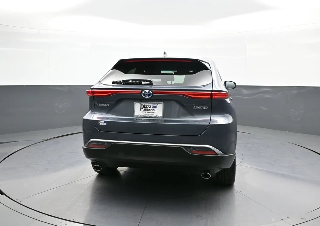 2024 Toyota Venza - Image 7 of 12