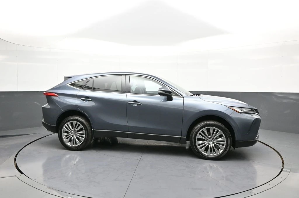 2024 Toyota Venza - Image 5 of 12