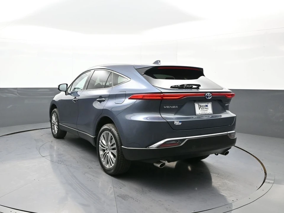2024 Toyota Venza - Image 8 of 21