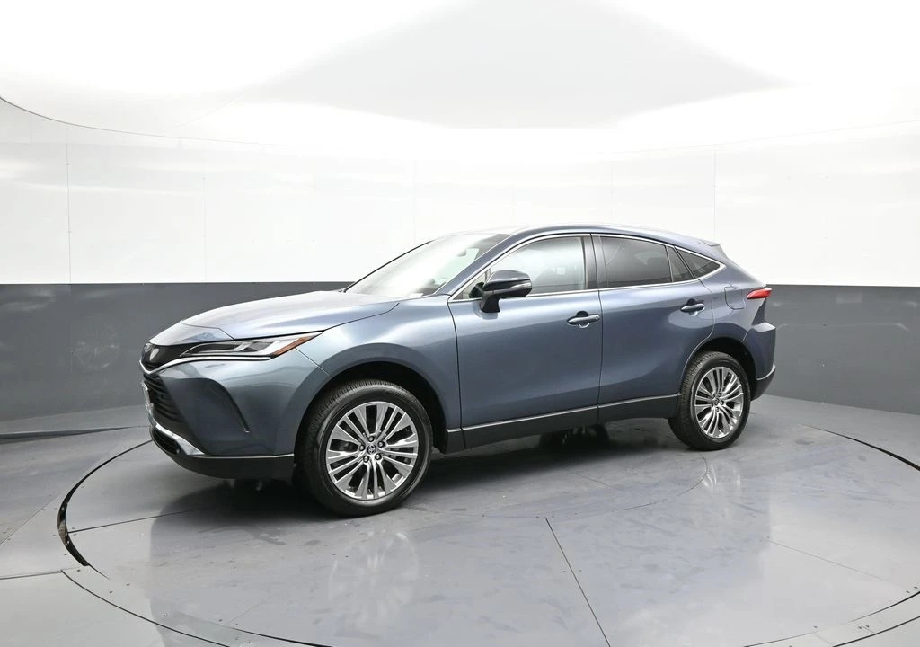 2024 Toyota Venza - Image 10 of 12