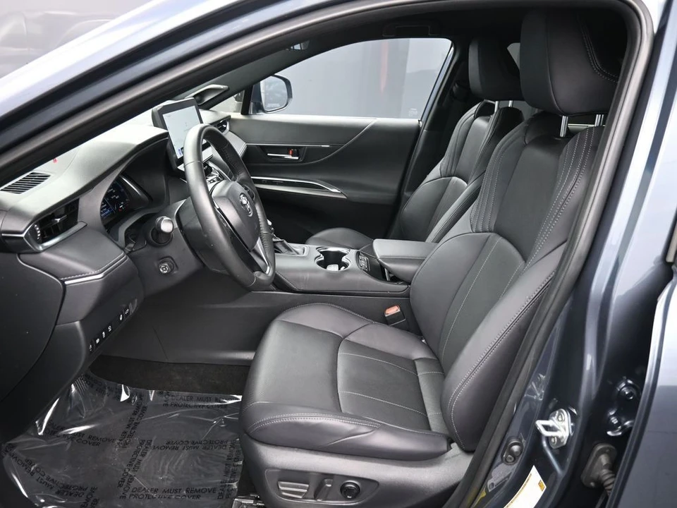 2024 Toyota Venza - Image 18 of 21