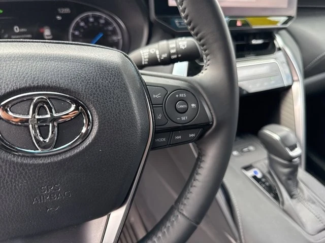 2024 Toyota Venza - Image 11 of 12