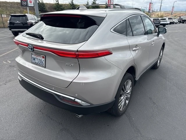 2024 Toyota Venza - Image 6 of 12