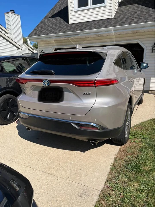 2024 Toyota Venza - Image 3 of 10