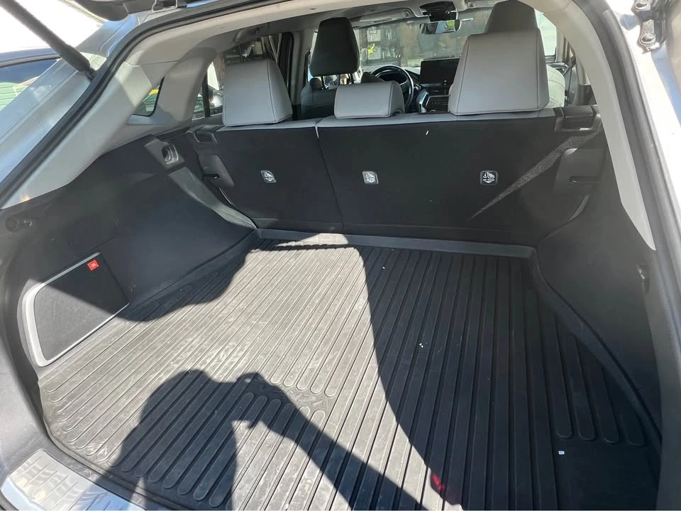 2024 Toyota Venza - Image 10 of 10