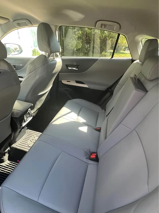2024 Toyota Venza - Image 9 of 10