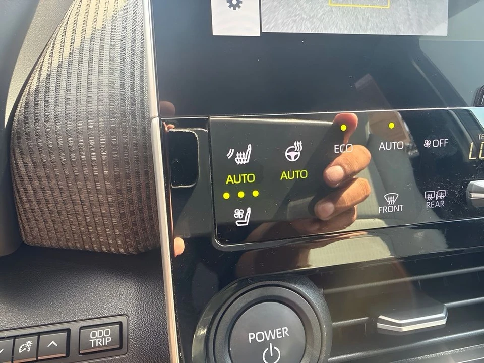 2024 Toyota - Image 21 of 31