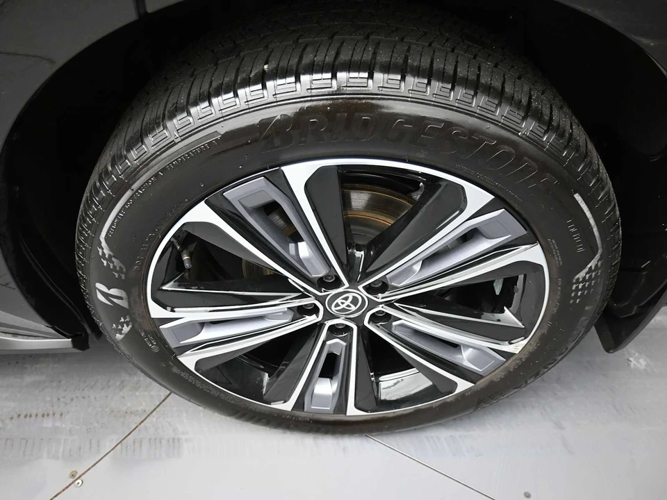2024 Toyota - Image 15 of 31