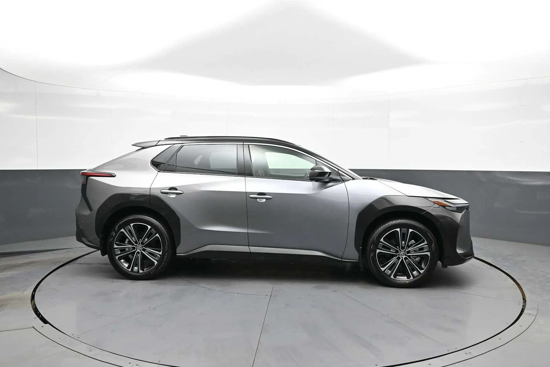 2024 Toyota - Image 5 of 31